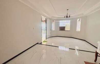 Imagem: A casa possui 4 Dormitórios, 4 Banheiros, 2 Vagas na garagem