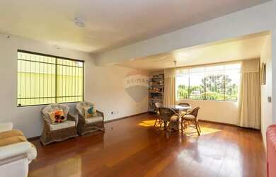 Imagem 2: Casa Ampla, Iluminada e com Terreno Espaçoso!