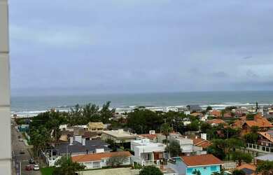 Imagem: O apartamento possui 3 Dormitórios, 1 Banheiro, 1 Vaga na garagem