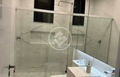 Imagem 11: Casa alto padrão à venda tem 247 metros quadrados com 4 quartos