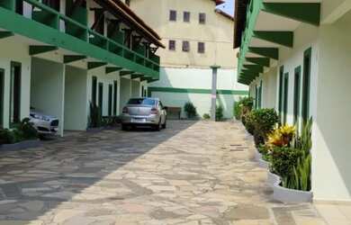 Imagem: A casa possui 3 Dormitórios, Acomodam 8 pessoas, 1 Vaga na