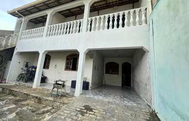 Imagem: A casa possui 5 Dormitórios, 1 Banheiro, 4 Vagas na garagem