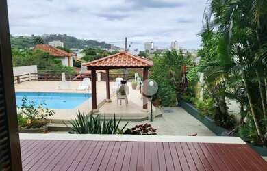 Imagem: A casa em condomínio possui 4 Dormitórios, 5 Banheiros, 5