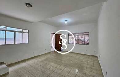 Imagem: A casa à venda possui 3 Dormitórios, 2 Banheiros, 2 Vagas