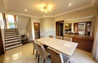 Imagem 2: Casa à Venda no Condomínio Terras do Caribe em Valinhos, no bairro Santa...