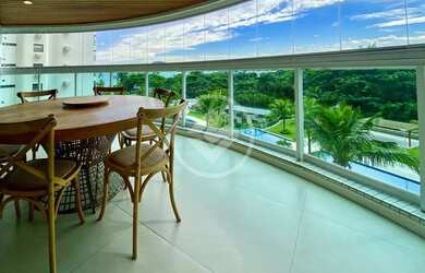 Imagem: O apartamento possui 4 Dormitórios, 5 Banheiros, 3 Vagas na