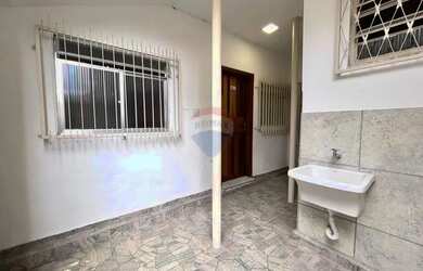 Imagem: A casa possui 3 Dormitórios, 1 Banheiro, 51m² de Área e