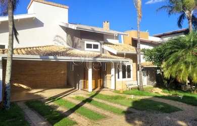 Imagem: A casa em condomínio possui 3 Dormitórios, 3 Banheiros, 4