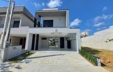 Imagem: A casa em condomínio possui 3 Dormitórios, 2 Banheiros, 3