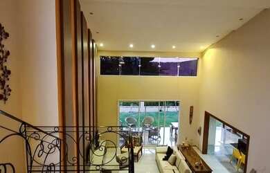 Imagem: A casa em condomínio possui 3 Dormitórios, 4 Banheiros, 4