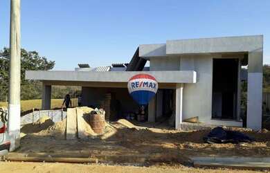 Imagem: A casa em condomínio possui 3 Dormitórios, 4 Banheiros, 3