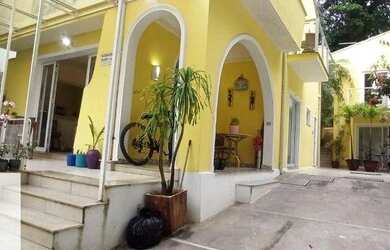 Imagem: A casa possui 5 Dormitórios, 5 Banheiros, 3 Vagas na garagem