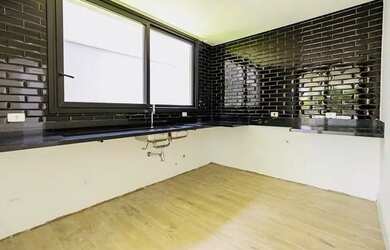 Imagem 8: Casa em São Paulo. Piscina, Varanda, 455m² de Áreae4 Vagas na garagem