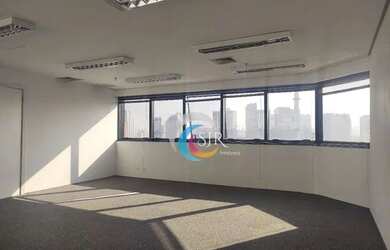 Imagem: O depósito possui 2 Vagas na garagem, 113m² de Área e está