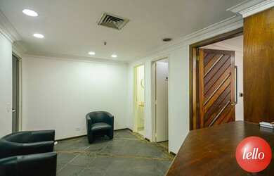 Imagem: O depósito possui 2 Vagas na garagem e 67m² de Área e está