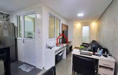 Imagem: O apartamento possui 1 Dormitório, 1 Banheiro, 1 Vaga na garagem