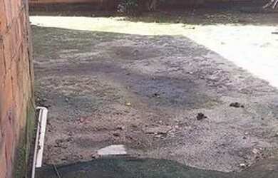 Imagem: A casa possui 4 Dormitórios, 2 Banheiros, 5 Vagas na garagem