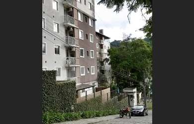 Imagem: O apartamento possui 3 Dormitórios, 1 Banheiro, 1 Vaga na garagem