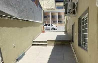 Imagem: A casa possui 2 Dormitórios, 2 Banheiros, 1 Vaga na garagem