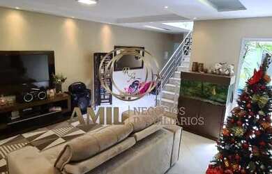 Imagem: A casa possui 3 Dormitórios, 2 Banheiros, 2 Vagas na garagem