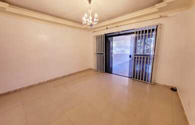 Imagem: A casa possui 3 Dormitórios, 2 Banheiros, 1 Vaga na garagem