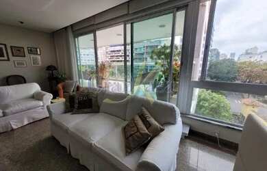 Imagem: O apartamento possui 3 Dormitórios, 3 Banheiros, 2 Vagas na