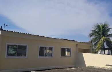 Imagem: A casa à venda possui 2 Dormitórios, 1 Banheiro, 1 Vaga na