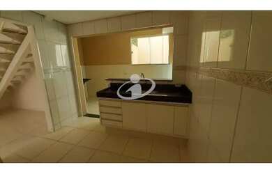 Imagem: A casa para alugar possui 2 Dormitórios, 2 Banheiros, 2 Vagas