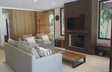 Imagem: A casa possui 3 Dormitórios, 3 Banheiros, 3 Vagas na garagem