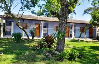 Imagem: A casa em condomínio está localizado em Sítio Cercado, Curitiba