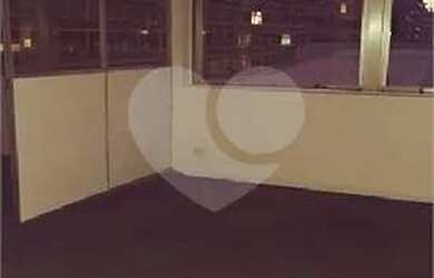 Imagem: O depósito possui 1 Vaga na garagem, 63m² de Área e está