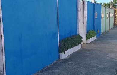 Imagem: A casa possui 2 Dormitórios, 1 Banheiro, 2 Vagas na garagem