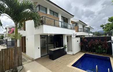 Imagem: A casa possui 3 Dormitórios, 3 Banheiros, 194m² de Área e