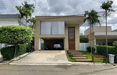 Imagem: A casa em condomínio possui 4 Dormitórios, 5 Banheiros, 3