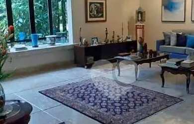 Imagem: A casa em condomínio possui 5 Dormitórios, 5 Banheiros, 4