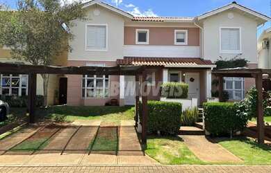 Imagem: A casa em condomínio possui 3 Dormitórios, 3 Banheiros, 2