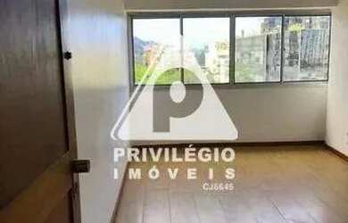 Imagem: O depósito possui 1 Vaga na garagem, 34m² de Área e está