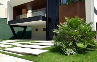 Imagem: A casa em condomínio possui 4 Dormitórios, 5 Banheiros, 3