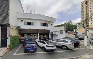 Imagem: O depósito possui 5 Vagas na garagem, 130m² de Área e está