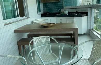 Imagem: O apartamento possui 3 Dormitórios, Acomodam 8 pessoas e 2