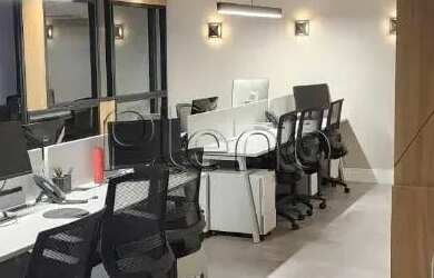 Imagem: O depósito possui 1 Vaga na garagem, 43m² de Área e está