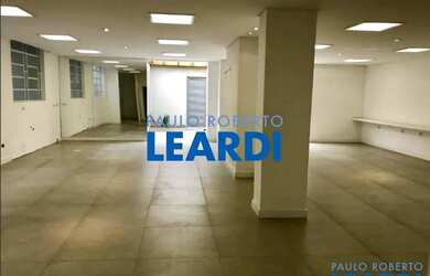 Imagem: O depósito possui 5 Vagas na garagem, 568m² de Área e está