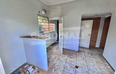 Imagem: O depósito possui 1 Vaga na garagem, 98m² de Área e está