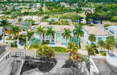 Imagem 1: SANTANA DE PARNAíBA - Casa de Condomínio - Tamboré