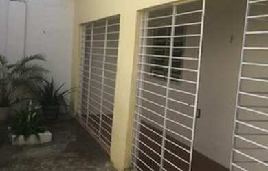 Imagem: A casa possui 3 Dormitórios, 1 Banheiro, Varanda e está localizado