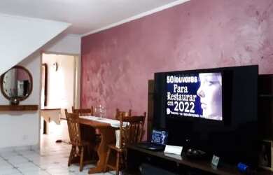 Imagem: A casa possui 2 Dormitórios, 1 Banheiro, 1 Vaga na garagem