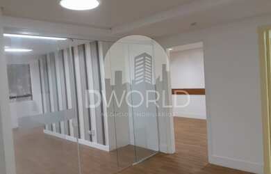 Imagem: O depósito possui 3 Vagas na garagem, 240m² de Área e está