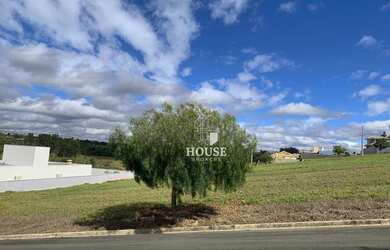 Imagem: O terreno possui 600m² de Área e está localizado em Mogi