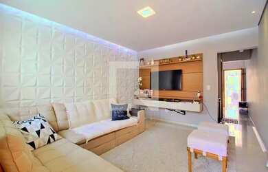 Imagem: A casa possui 2 Dormitórios, 2 Banheiros, 1 Vaga na garagem