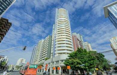 Imagem: O apartamento possui 3 Dormitórios, 3 Banheiros, 2 Vagas na